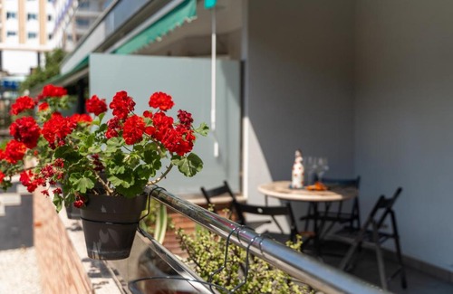 Lloret de Mar Apartment | Modern 1 bedroom apt. Free parking. 10 min beach