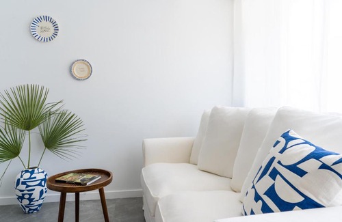 Lloret de Mar Apartment | Modern 1 bedroom apt. Free parking. 10 min beach