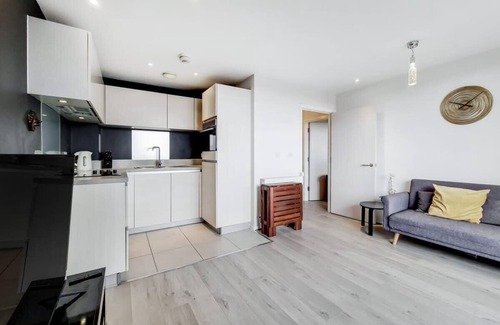 Canning Town Apartment | Modern 1 Bedroom Canning Town Apartment