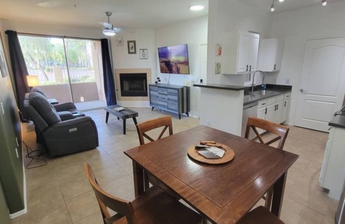 Deer Valley Condo | Modern 1-bedroom condo in North PHX with pool/spa
