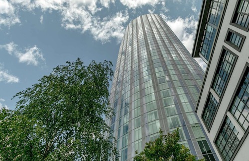 Stratford and New Town Apartment | Modern 1-Bedroom Stay in Stratford near to Canary Wharf | Ideal for Business or Leisure