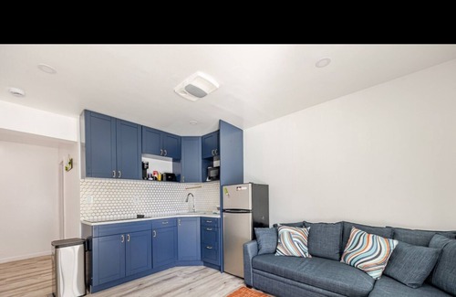 West New York Apartment | Modern 1 bedroom apartment conveniently located 25 minutes from the heart of NYC