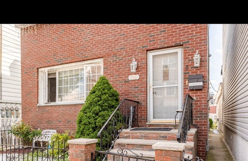 West New York Apartment | Modern 1 bedroom apartment conveniently located 25 minutes from the heart of NYC