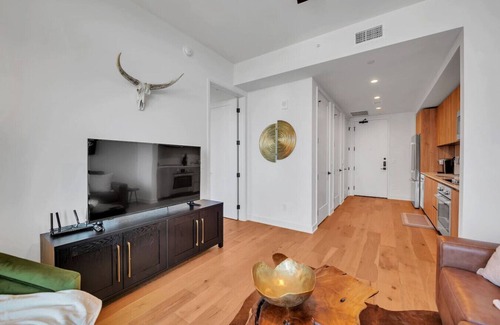 Waller Creek District Apartment | Modern 1-Bedroom with City Views