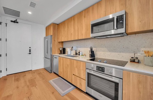 Waller Creek District Apartment | Modern 1-Bedroom with City Views