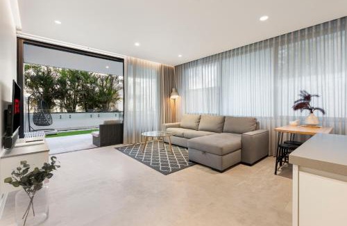 Coogee Apartment | Modern 1BR Abode with Courtyard Steps to the Beach