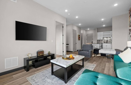South Nashville Apartment | Modern 1BR Oasis - Close to Broadway & Nightlife!