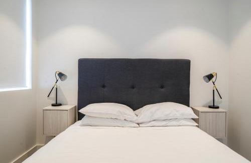 Bondi Beach Apartment | Modern 1BR Top-Level Unit with Keypad Entry in Bondi