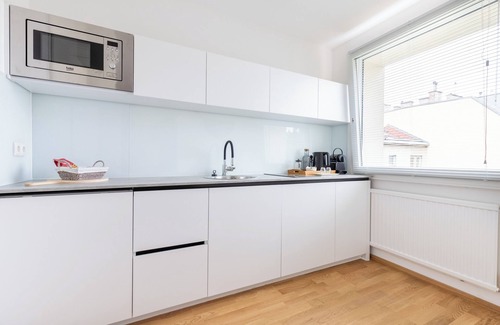 Ottakring Apartment | Modern 1BR Vienna Getaway near Tram – Dog Friendly