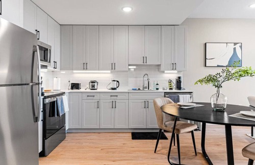 Philadelphia Apartment | Modern 1BR w/King Bed|W/D|Rooftop|10 mins to CC!