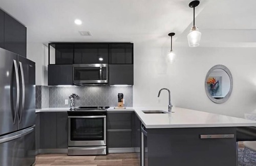Shawmut Apartment | Modern 1BR | Work Desk | WiFi | Close to Hospitals | South End by GLS