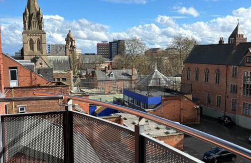 Nottingham City Centre Apartment | Modern 2 BDR Flat in Nottingham City Centre with free parking