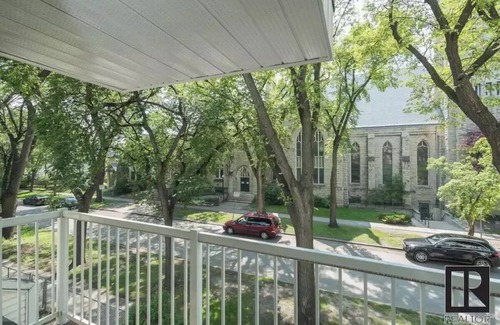 Winnipeg House | Modern 2 bed/2 bath Condo in Great locationn