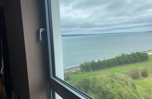 Newhaven Apartment | Modern 2 bed Apartment With Stunning Seaside View