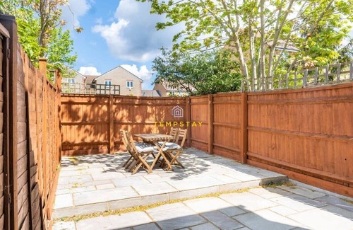 Langley Marish House | MODERN 2 BED & FREE PARKING-NEAR HEATHROW/PINEWOOD