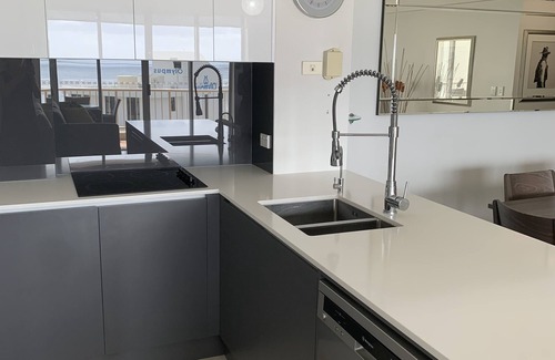 Surfers Paradise Apartment | Modern 2 Bedroom Apartment