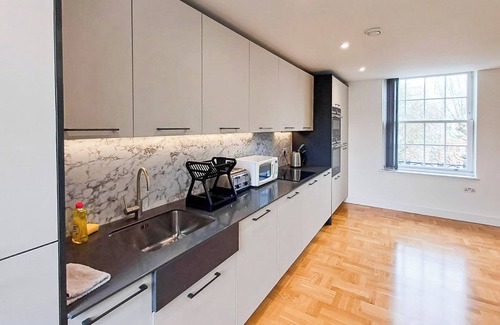 West Kensington Apartment | Modern 2 Bedroom 2 Bathroom Apartment