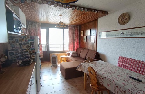Montgenevre Apartment | Modern 2-Bedroom Apartment, Sleeps 6, Near Slopes, Well-Equipped, Balcony, Parking, No Pets