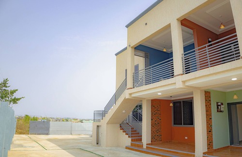 Accra Apartment | Modern 2-bedroom apartment with WiFi, AC in lovely Accra-Winneba Road,Blue Rose