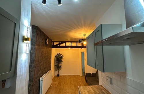 Harrow Road Apartment | Modern 2-Bedroom Apartment North Paddington City of Westminster