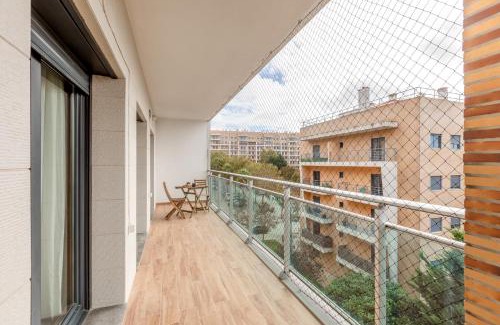 Mina Apartment | Modern 2 bedroom apt 20 min from city center