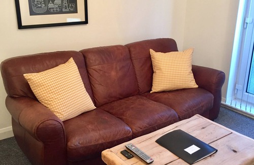 Blackpool Apartment | Modern 2 Bedroom Apt with parking - Blackpool