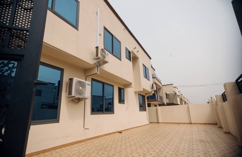 Aiyimensa House | Modern 2 bedroom fully furnished townhouse in a gated community near Aburi