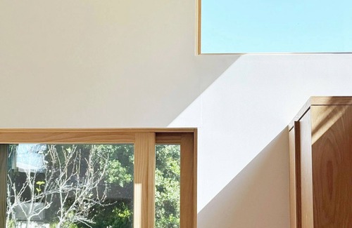 Longfellow House | Modern 2-bedroom garden house in North Oakland with private yard