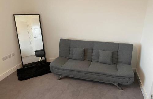 Millerhill Apartment | Modern 2 Bedroom House, Edinburgh.