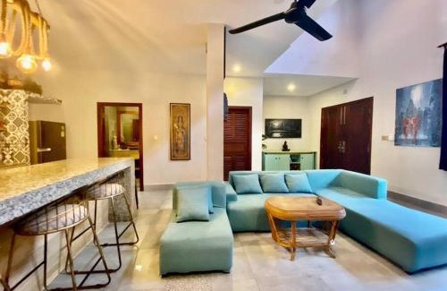 Kampot House | Modern 2-bedroom townhouse with rooftop terrace