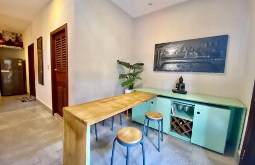 Kampot House | Modern 2-bedroom townhouse with rooftop terrace