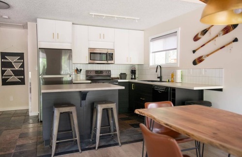 Jasper East Cabin | Modern 2 Bedroom Vacation Home
