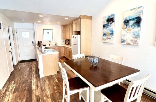 Fort Collins Apartment | Modern 2 Bedrooms, 1 Bathroom Apartment