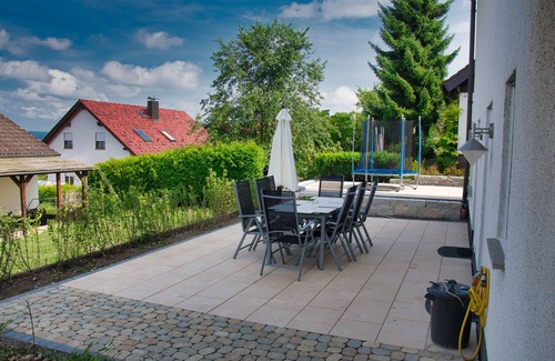Muhlhausen Apartment | Modern 2 room apartment, about 70 square meters with terrace and garden, WiFi