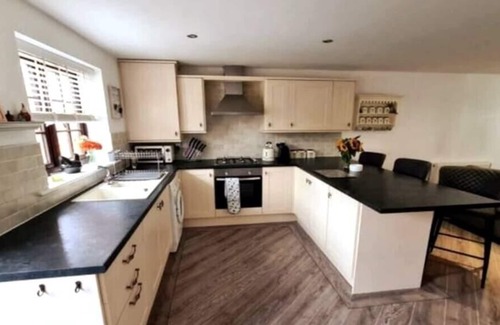North Wheatley House | Modern 2BD Family Home with Garden in Beckingham