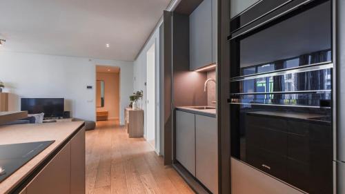Marvila Apartment | Modern 2BDR Apartment with Garage by LovelyStay