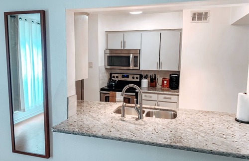Far North Dallas Condo | MODERN 2BEDROOM 2 BATHROOM IN A PRIVATE CONDO GATED COMMUNITY
