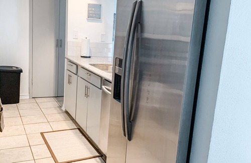 Far North Dallas Condo | MODERN 2BEDROOM 2 BATHROOM IN A PRIVATE CONDO GATED COMMUNITY