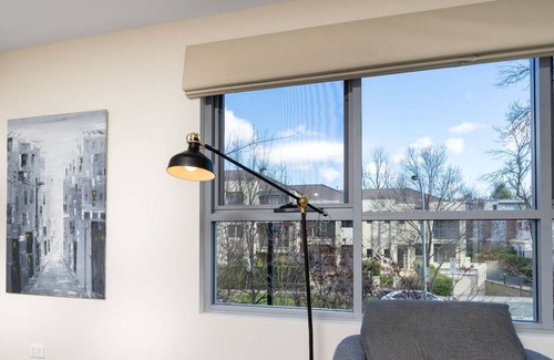Turner Apartment | Modern 2BR 2BA Apartment Close to City & ANU