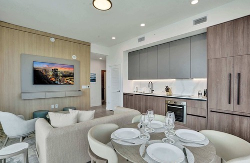 North Beach Condo | Modern 2BR/2BA Condo Steps from Miami Beach Living