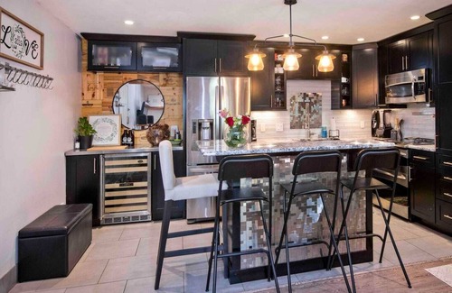 Avon Condo | Modern 2BR/2BA Riverfront Condo – Walk to Beaver Creek Shuttle, Trails & Park