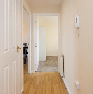 Olton Apartment | Modern 2BR Apartment 3 Beds BHX City Centre NEC Ideal for Contractors & Temp Housing and Insurance