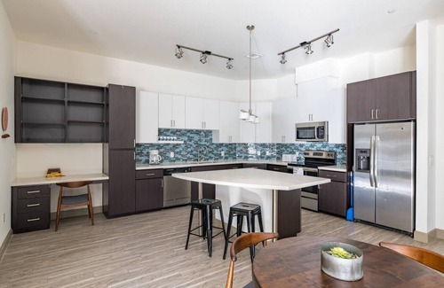 Tempe Apartment | Modern 2BR CozySuites on the Town Lake waterfront! 06