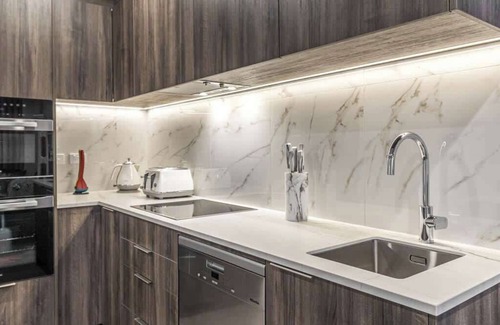 Parnell Apartment | Modern 2BR Penthouse for Families by Zodiak Stays