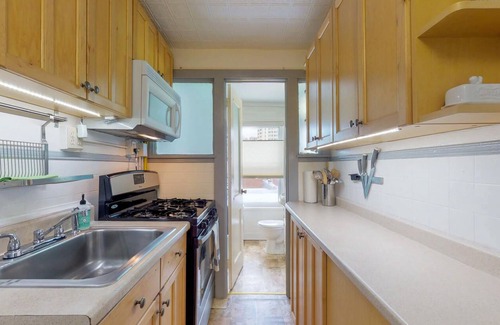 Troy Apartment | Modern 2BR Sanctuary - Corporate Stay Downtown Troy