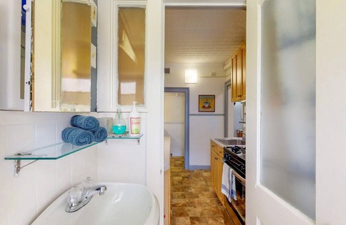 Troy Apartment | Modern 2BR Sanctuary - Corporate Stay Downtown Troy