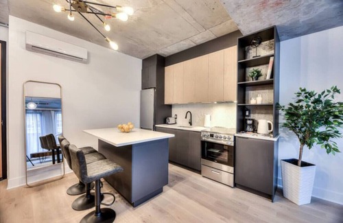 Cite Multimedia Apartment | Modern 2BR Suite Old Montreal F3
