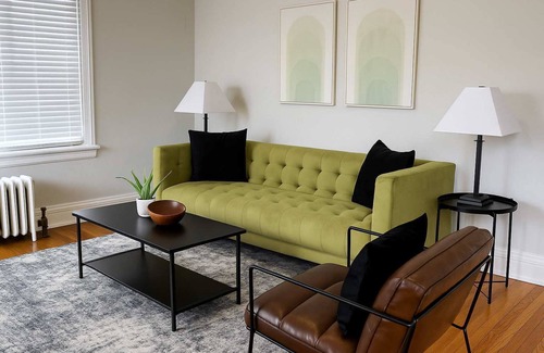 Boystown Apartment | Modern 2BR with Reliable Wi-Fi