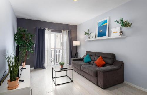 Il-Balluta Apartment | Modern 3 Bedroom & 3 Bathroom Apartment - near Balluta Bay
