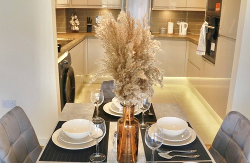 Reading House | Modern 3 bedroom house in Reading with Garden & Free Parking